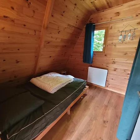 Camping Les Hirondelles Bourg-Sainte-Marie Exterior photo