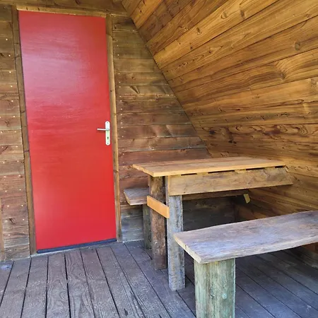 Camping Les Hirondelles Bourg-Sainte-Marie Exterior photo