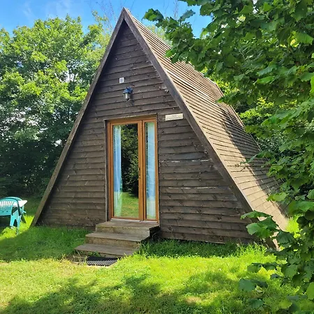 Camping Les Hirondelles Bourg-Sainte-Marie Exterior photo