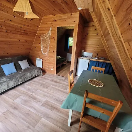 Camping Les Hirondelles Bourg-Sainte-Marie Exterior photo