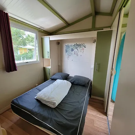 Camping Les Hirondelles Bourg-Sainte-Marie Exterior photo