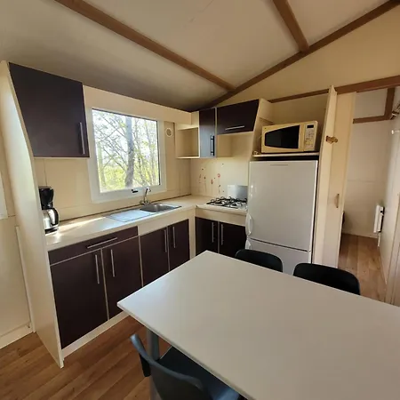 Camping Les Hirondelles Bourg-Sainte-Marie Exterior photo